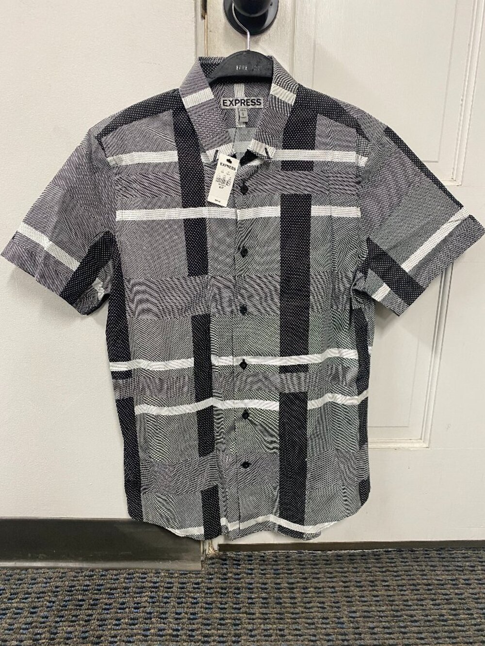 Express Men's S/P Slim Fit Short Sleeve Button Up Geometric Polka Dot Shirt NWT